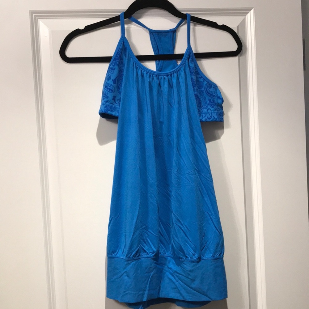 Lululemon tank with attached bra